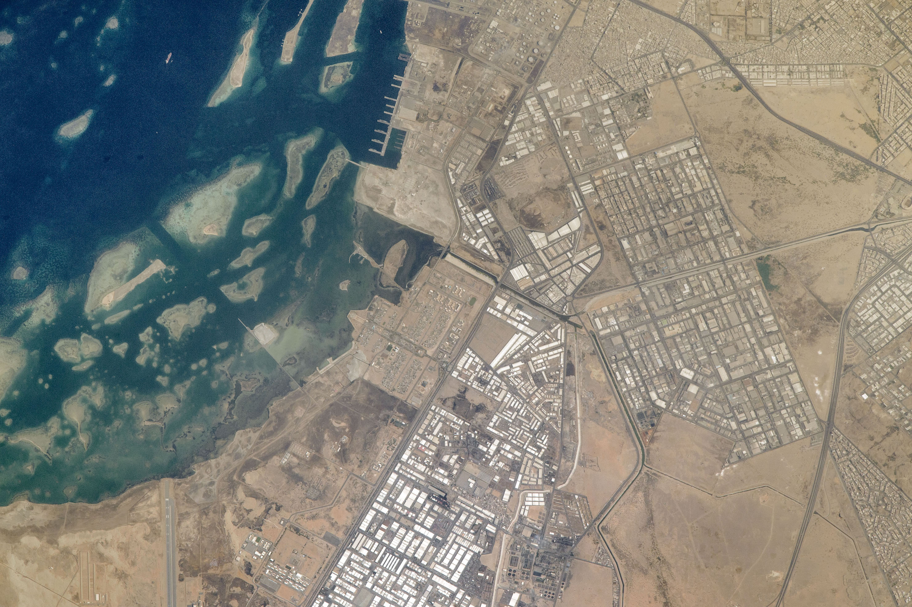 Today’s Image of the Day comes courtesy of the NASA Earth Observatory and features a look at the city of Jeddah, Saudi Arabia.