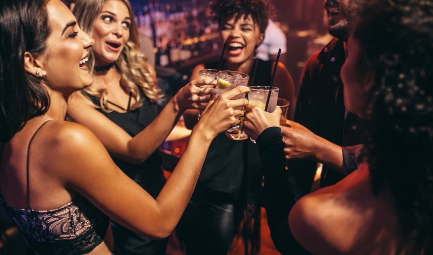 According to new research, drinking alcohol makes your heart race and could cause arrhythmias in people with heart conditions.
