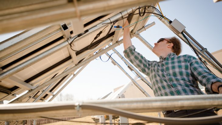 Researchers have found that changing the type of silicon used in solar cells can reduce production costs by more than 10 percent.