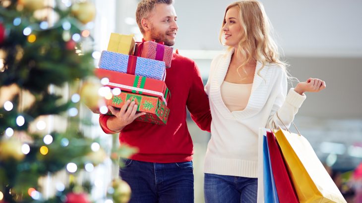 A new study form Northwestern University has revealed that people who are more emotionally stable spend more money during the holidays.