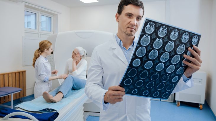 Researchers from Washington University School of Medicine conducted a study examining the potential of MRI scans in predicting dementia risk.