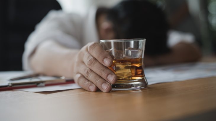 New research found that internet-based interventions could reduce adult problem drinking within both community and health care settings.
