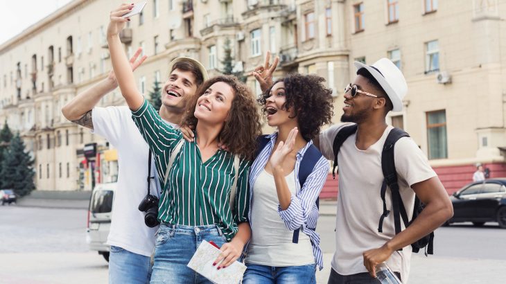 Experts are advising that constantly taking pictures can actually make an otherwise fun experience seem dull.