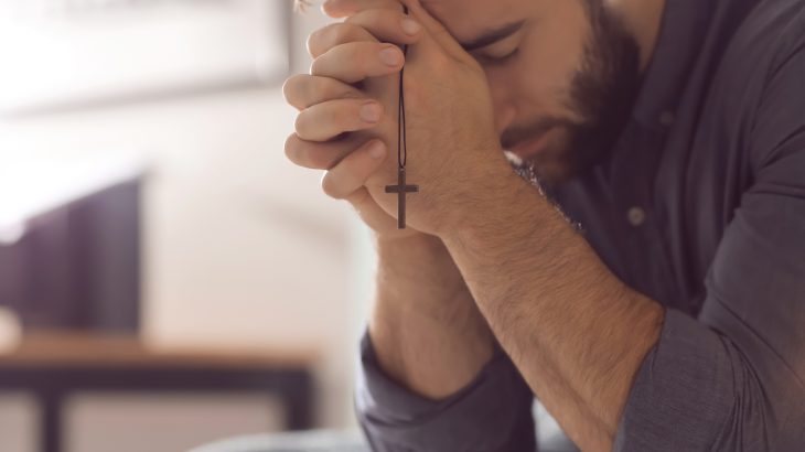 A new survey from the Pew Research Center has revealed a powerful connection between religion and happiness.