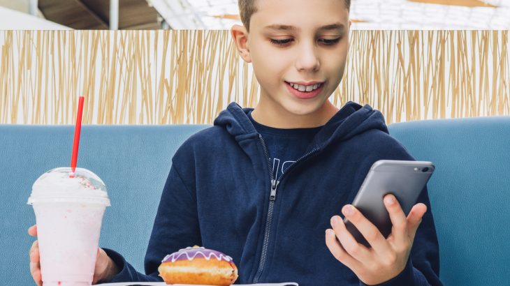 New research from the University of Liverpool shows that social media has a large negative impact on children’s food intake.