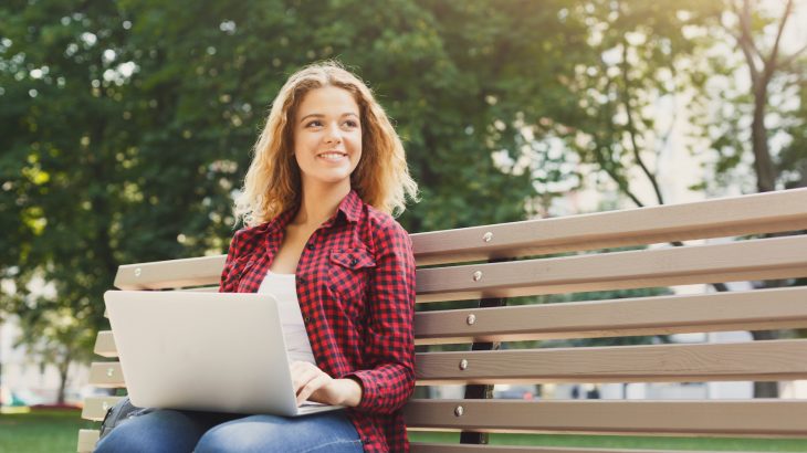 A new study has revealed that walking or sitting among nature for at least 20 minutes can significantly reduce stress hormone levels.