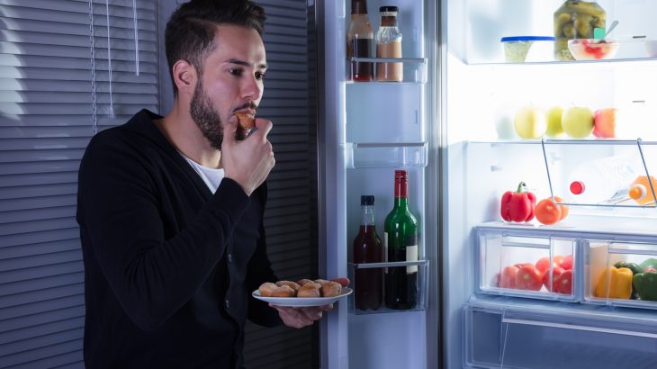 A team of researchers has found that junk food cravings and heavy drinking are controlled by the same brain circuit.