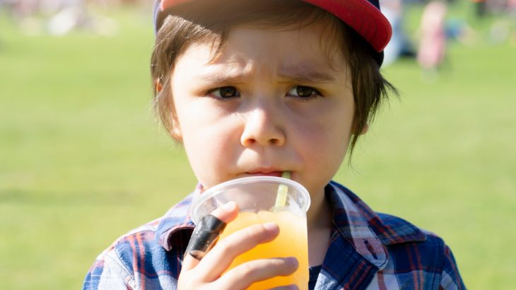 A new study from researchers at Penn State has found that kids and young adults who do not drink water throughout the day may consume twice the amount of calories from sugary drinks.