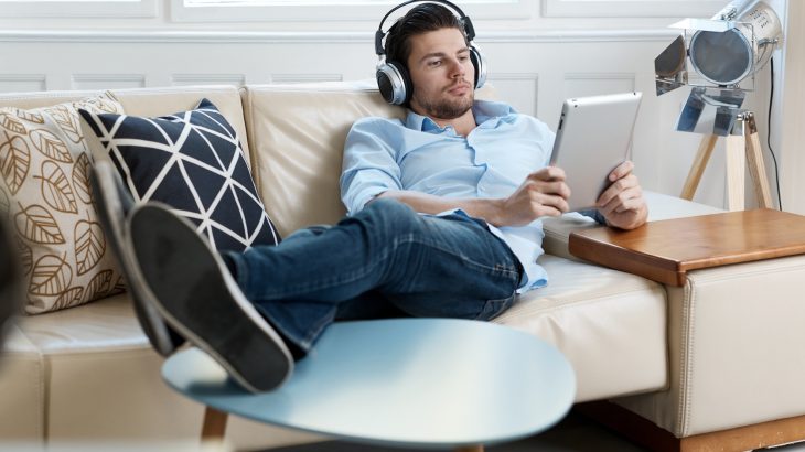 People who live alone are more likely to have a common mental disorder like anxiety or depression, according to a new study.