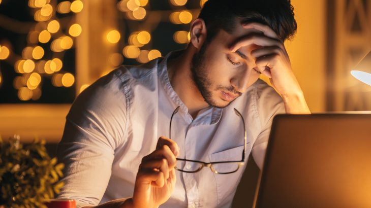 Award-winning British journalist Linda Geddes reports that people who are night owls may be misperceived as incompetent by a boss who is an early bird.