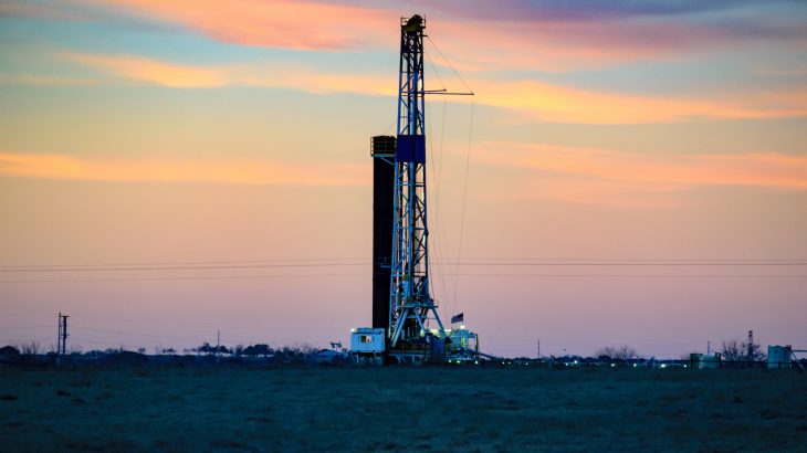 A new study led by scientists at the Chinese Academy of Sciences suggests that CO2 is a better hydraulic fracturing fluid than water.