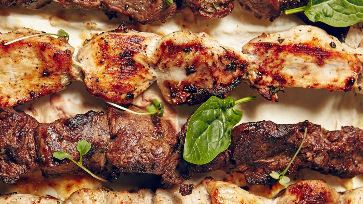 According to a new study from the University of California San Francisco, the consumption of red or white meat has the same effect on blood cholesterol levels.