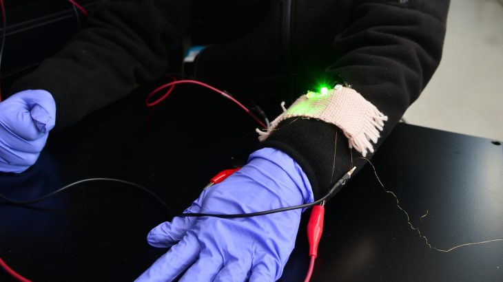 The growing trend of wearable smart devices may soon be overshadowed by electronic fabrics that can be worn more comfortably, and can also be washed.