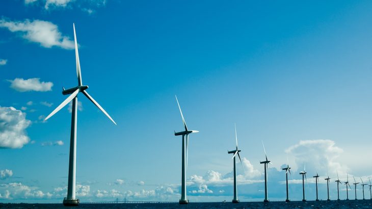 According to an association of European grid operators, using a network of artificial energy islands as wind power hubs in the North Sea is a technically and economically feasible concept.