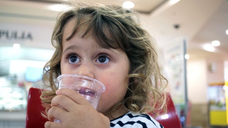 A new study published by the Endocrine Society has revealed that exposure to common chemicals in plastics and canned foods may promote childhood obesity.