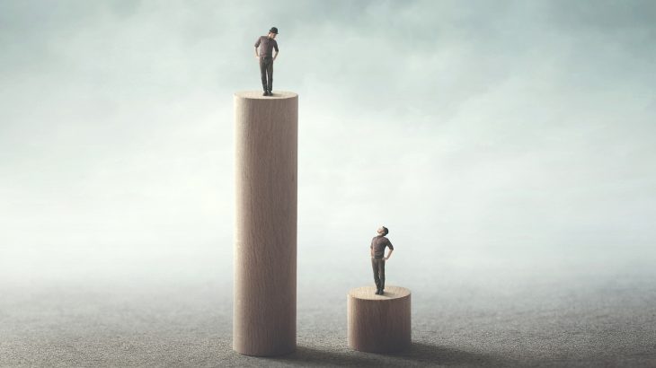 A new study from the Max Planck Institute for Evolutionary Anthropology has demonstrated that cooperating with the right people may lead to higher social status.