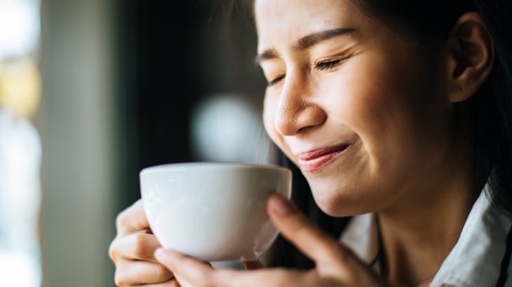 A new study has revealed that too much caffeine can trigger migraine headaches among adults who suffer from episodic migraine.