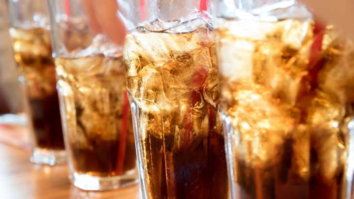 Researchers have found that the consumption of sugar-sweetened and artificially sweetened soft drinks is linked to a higher incidence of all-cause mortality.