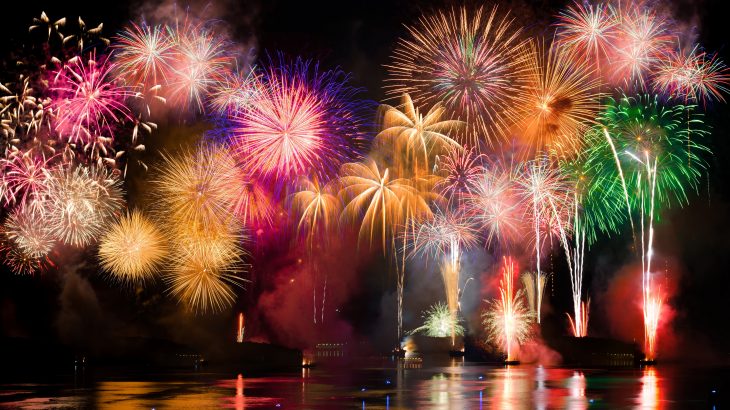 A new study has demonstrated that the metals used in fireworks to produce vibrant colors can damage the health of humans and animals.
