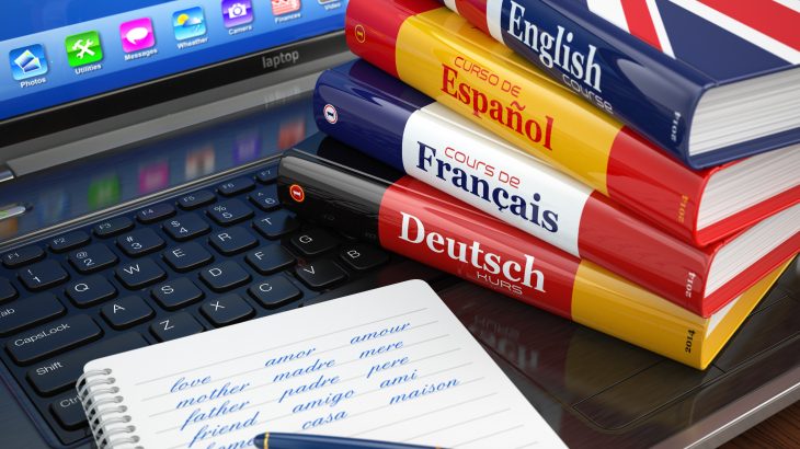 A new study from the Universitat Oberta de Catalunya (UOC) has revealed that the people who are bilingual have a lower risk of developing dementia.