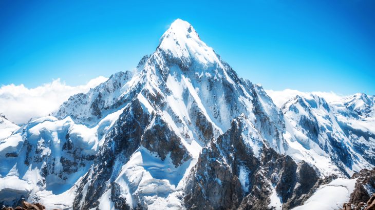 Microplastics have been found at the highest recorded altitude of more than 8,400 meters, just below the summit of Mount Everest.