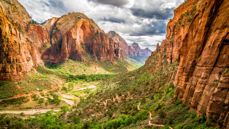 The researchers found that when people are exposed to the sounds of nature in national parks, they experience decreased pain, lower stress, improved mood, and enhanced cognitive performance.
