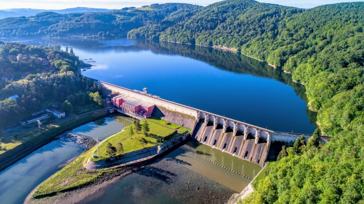 A new UFZ study has revealed that dams release twice as much carbon as they store.
