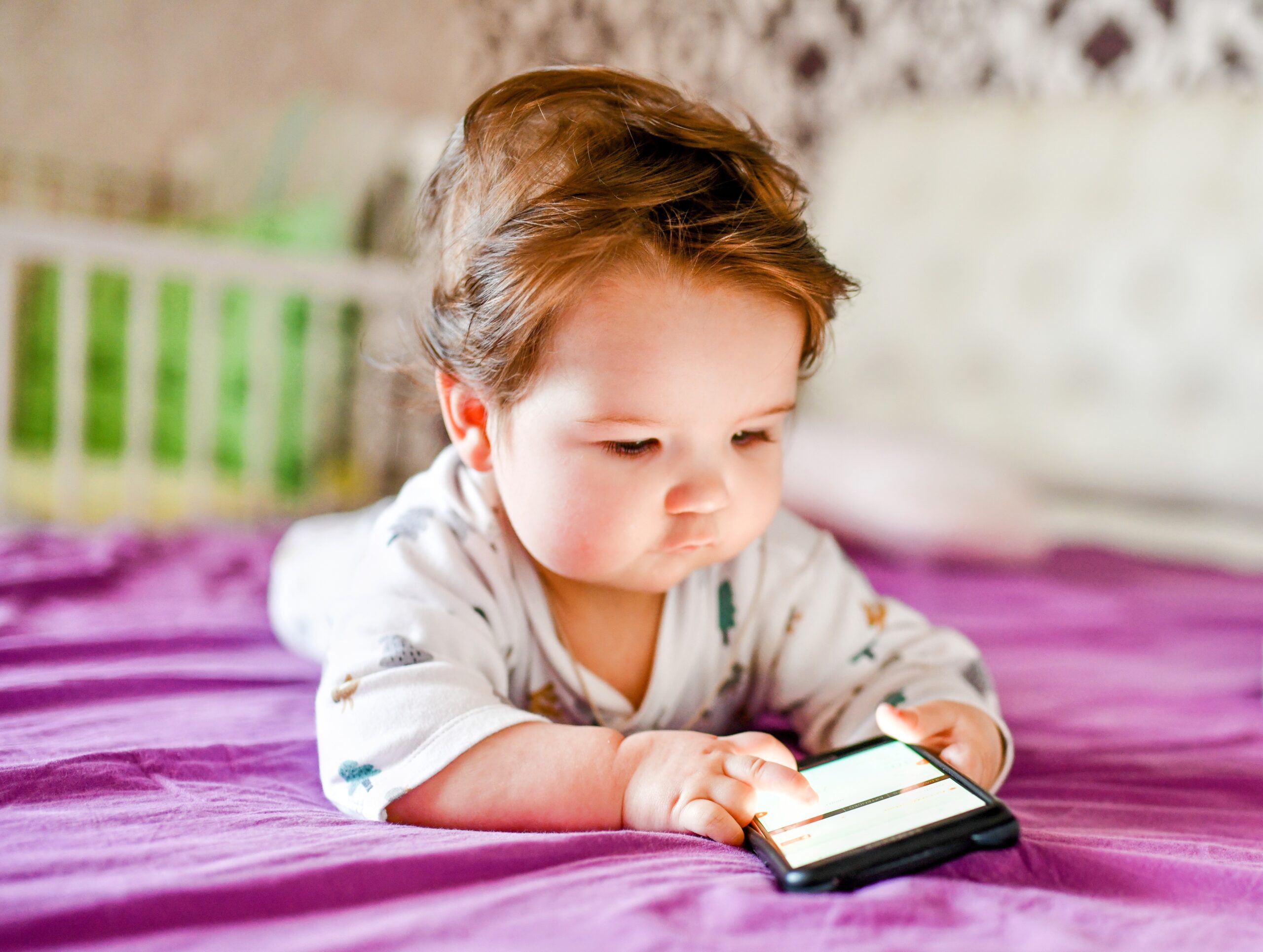 doctors-kids-under-the-age-of-two-should-not-be-allowed-screen-time