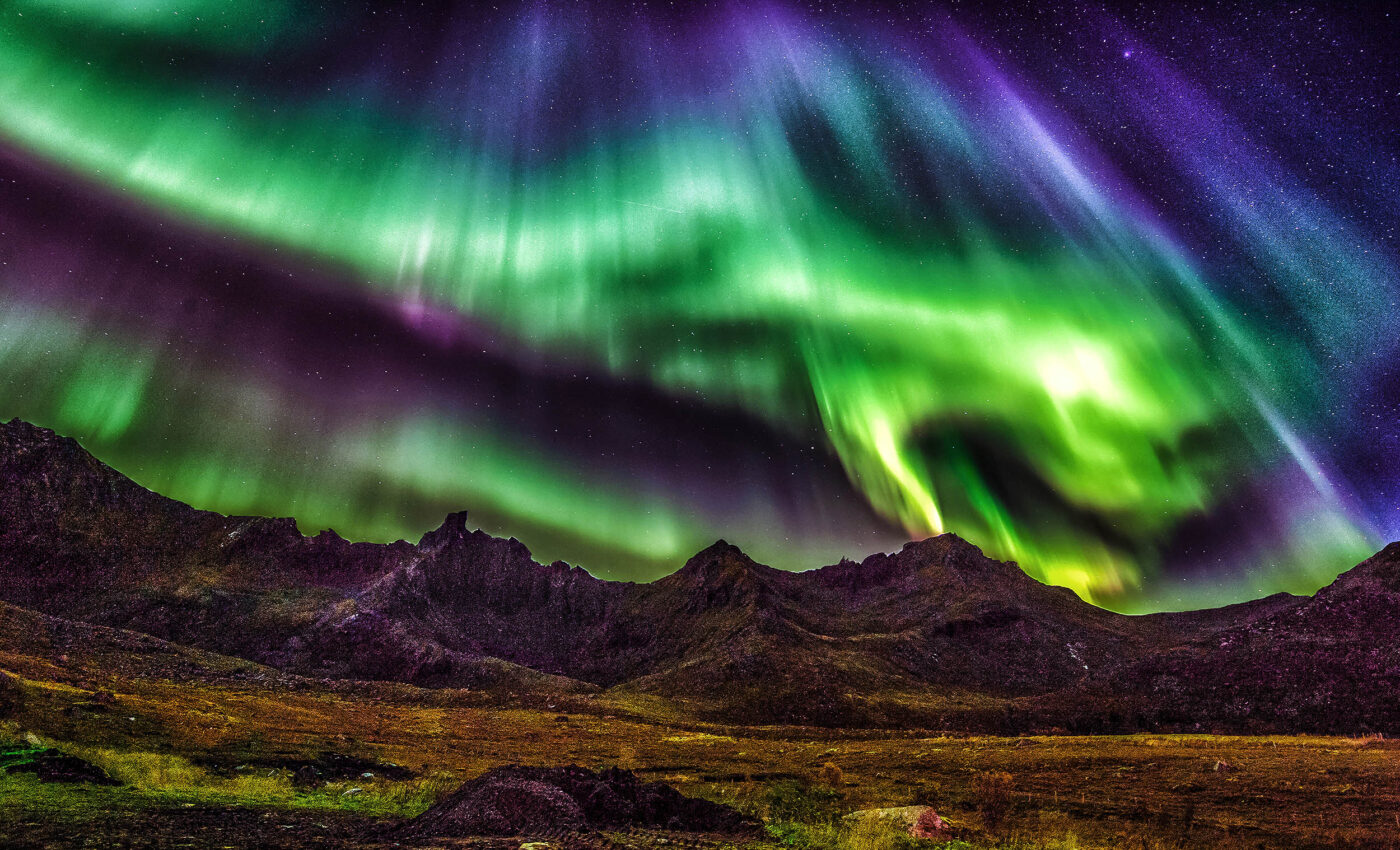 More mesmerizing auroras expected in U.S. from new solar storm - Earth.com, image size:1400x850