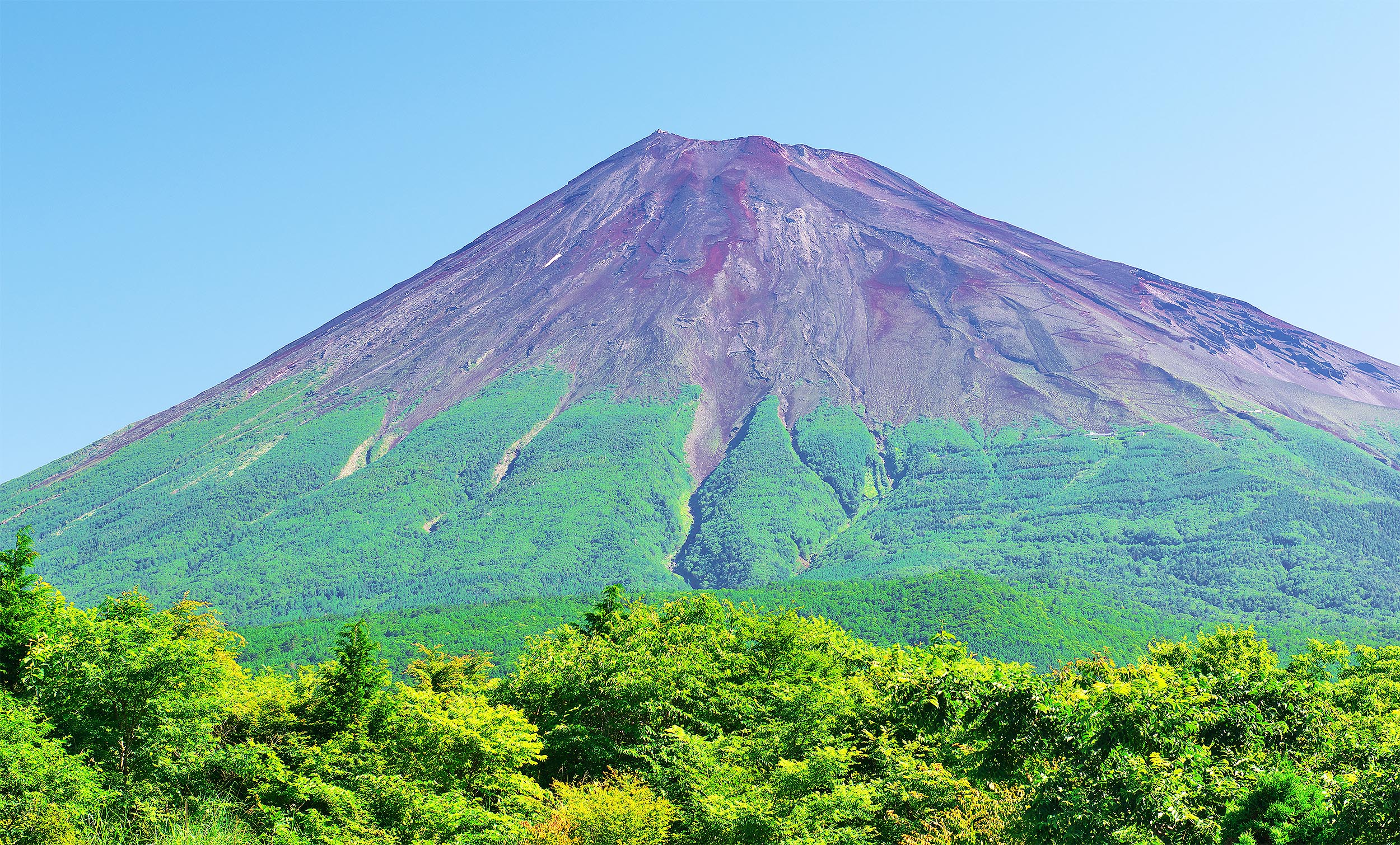 Mount Fuji has no snow for the first time in 130 years