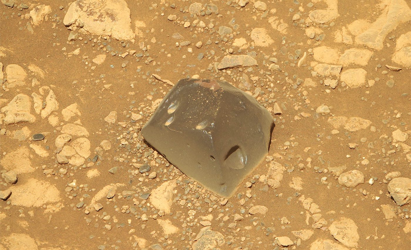 NASA rover finds a baffling rock on Mars named 'Skull Hill' - Earth.com