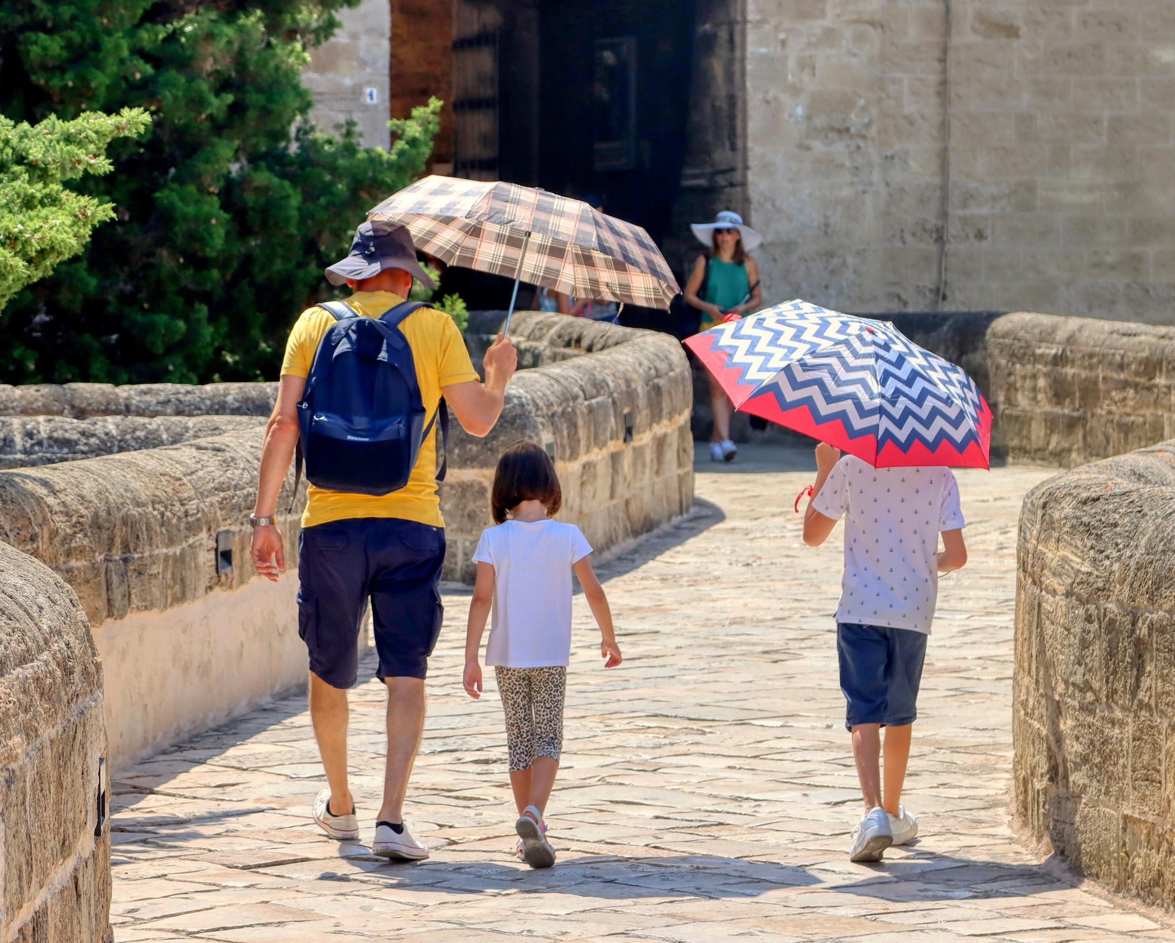 Living in extreme heat can age your body just like smoking does