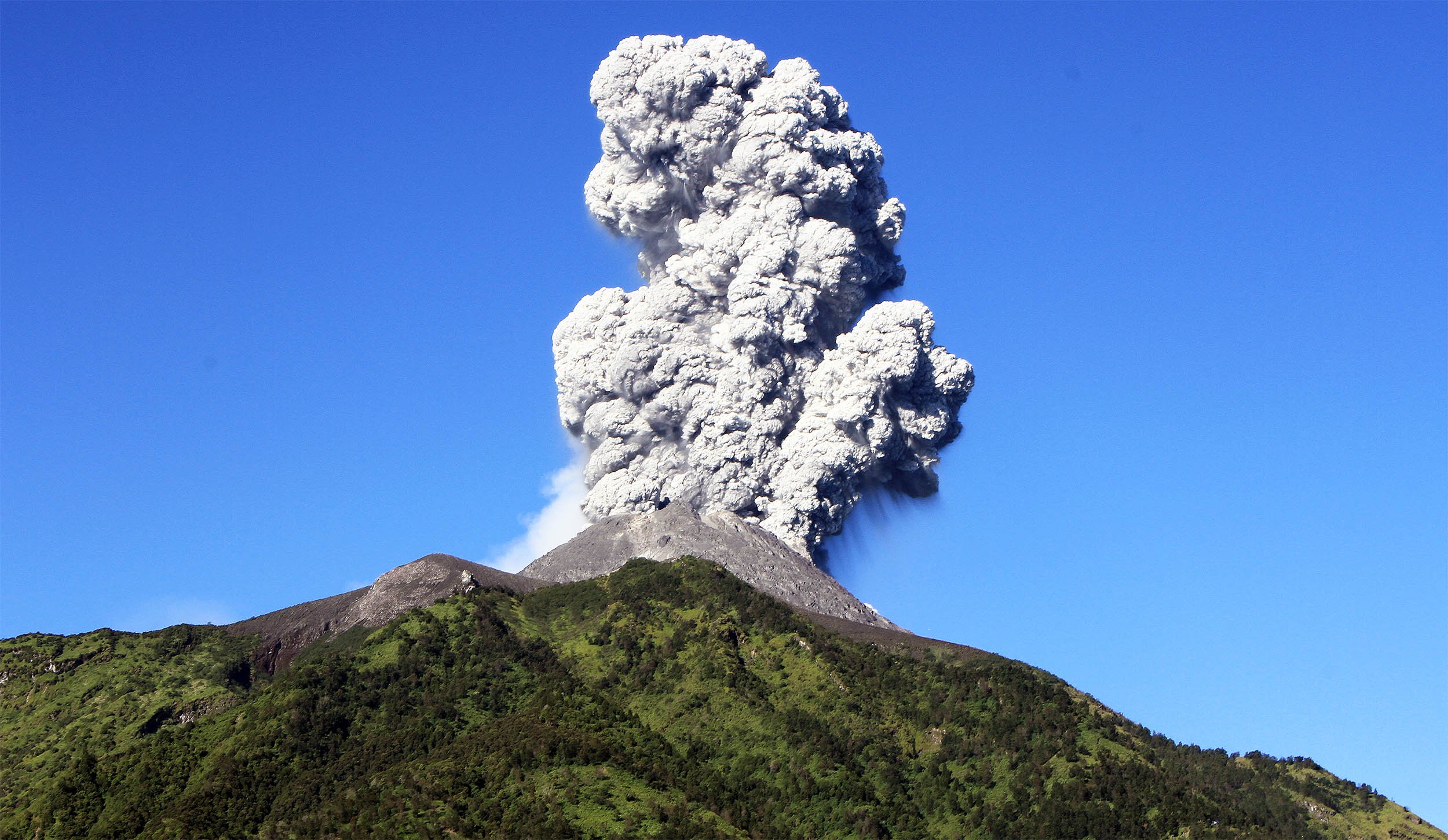volcano_shear-wave-splitting-signals_early-warning_Mount-Merapi_1m.jpg