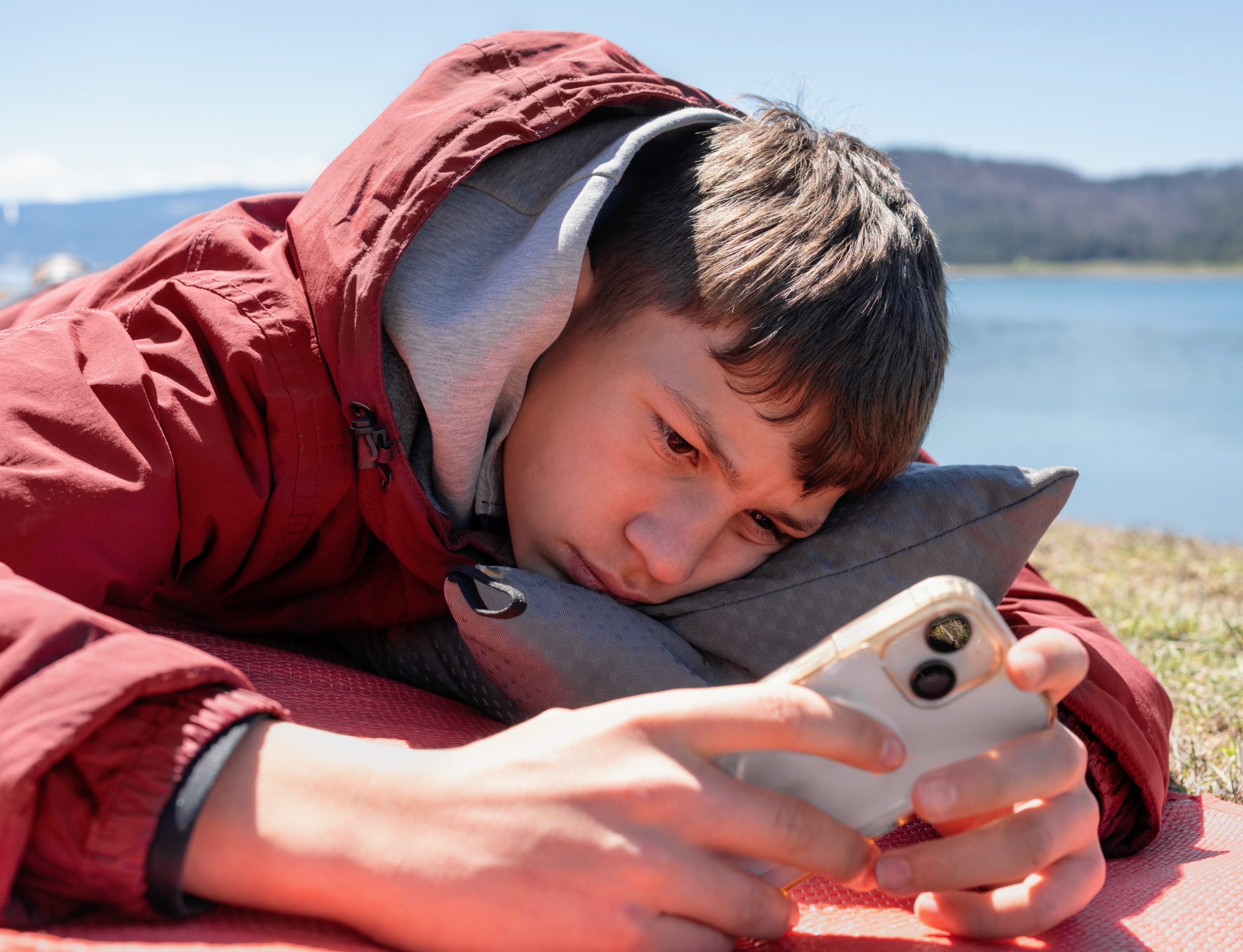 America’s cultural crisis: Reading less, scrolling more