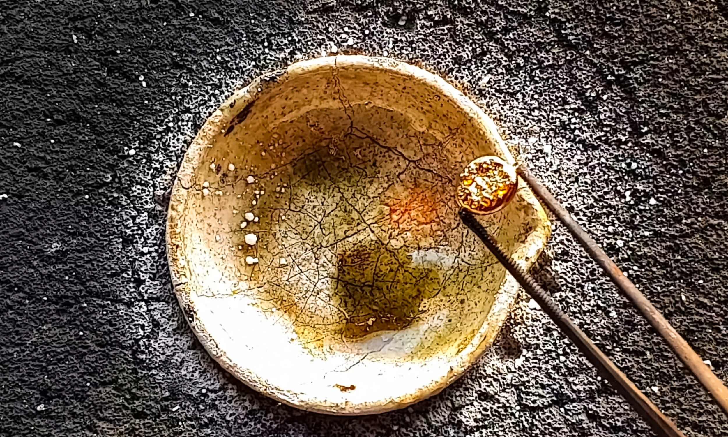 AI Generated Breakthrough: Scientists Heat Solid Gold to a Shocking 19,000 Kelvin!