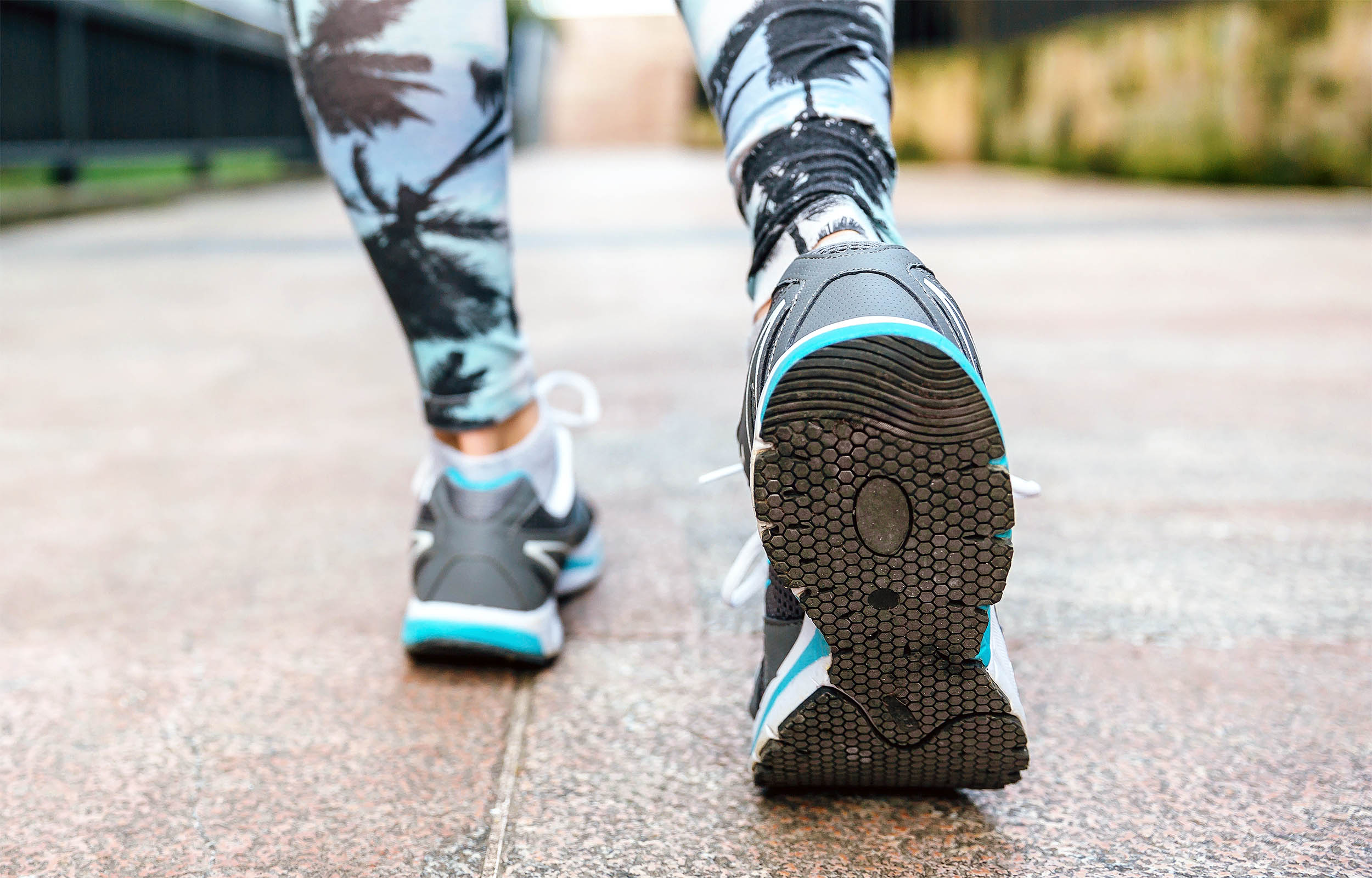 Fitness trend “retro walking” boosts brain health, prevents arthritis