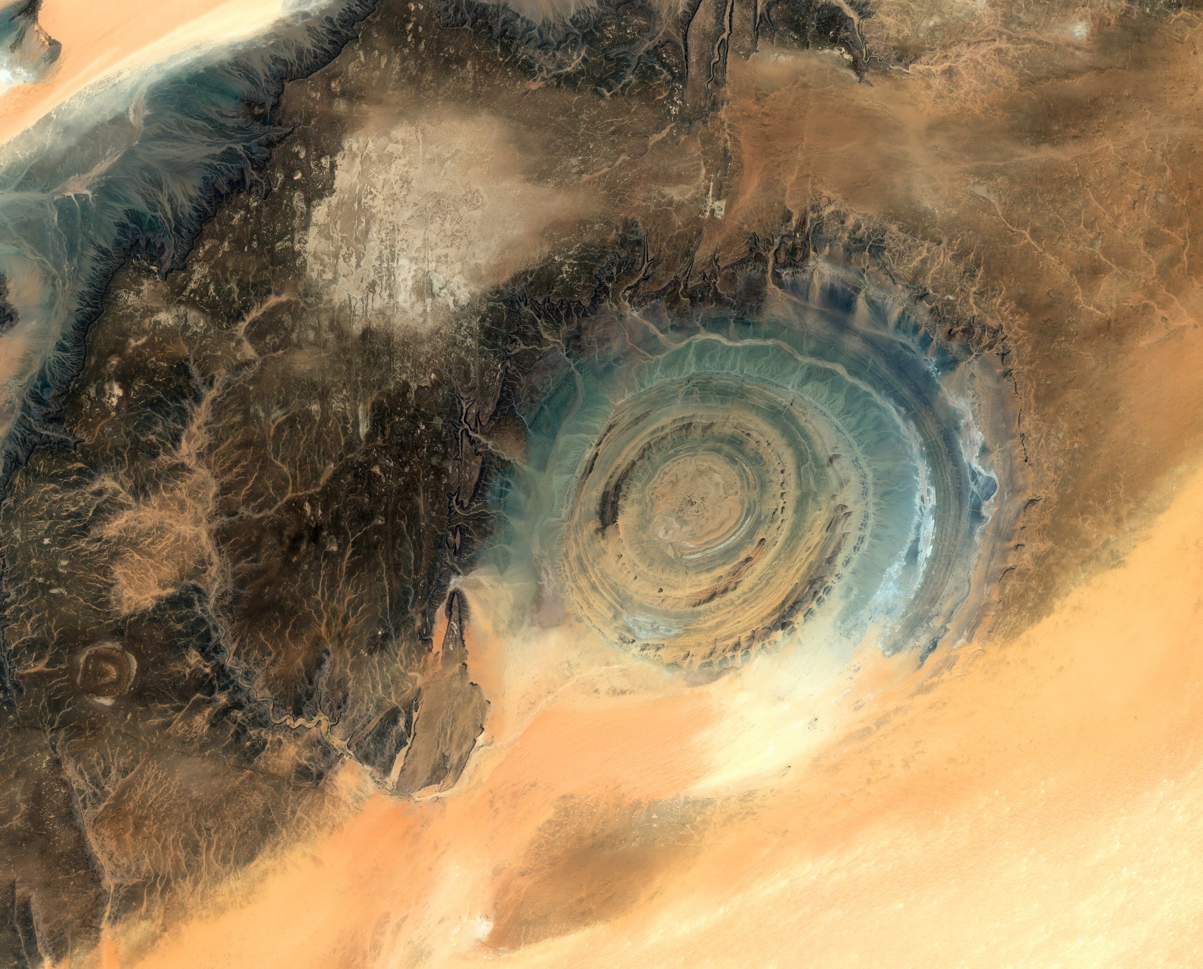 Bulls-eye in the desert: The Richat Structure from above
