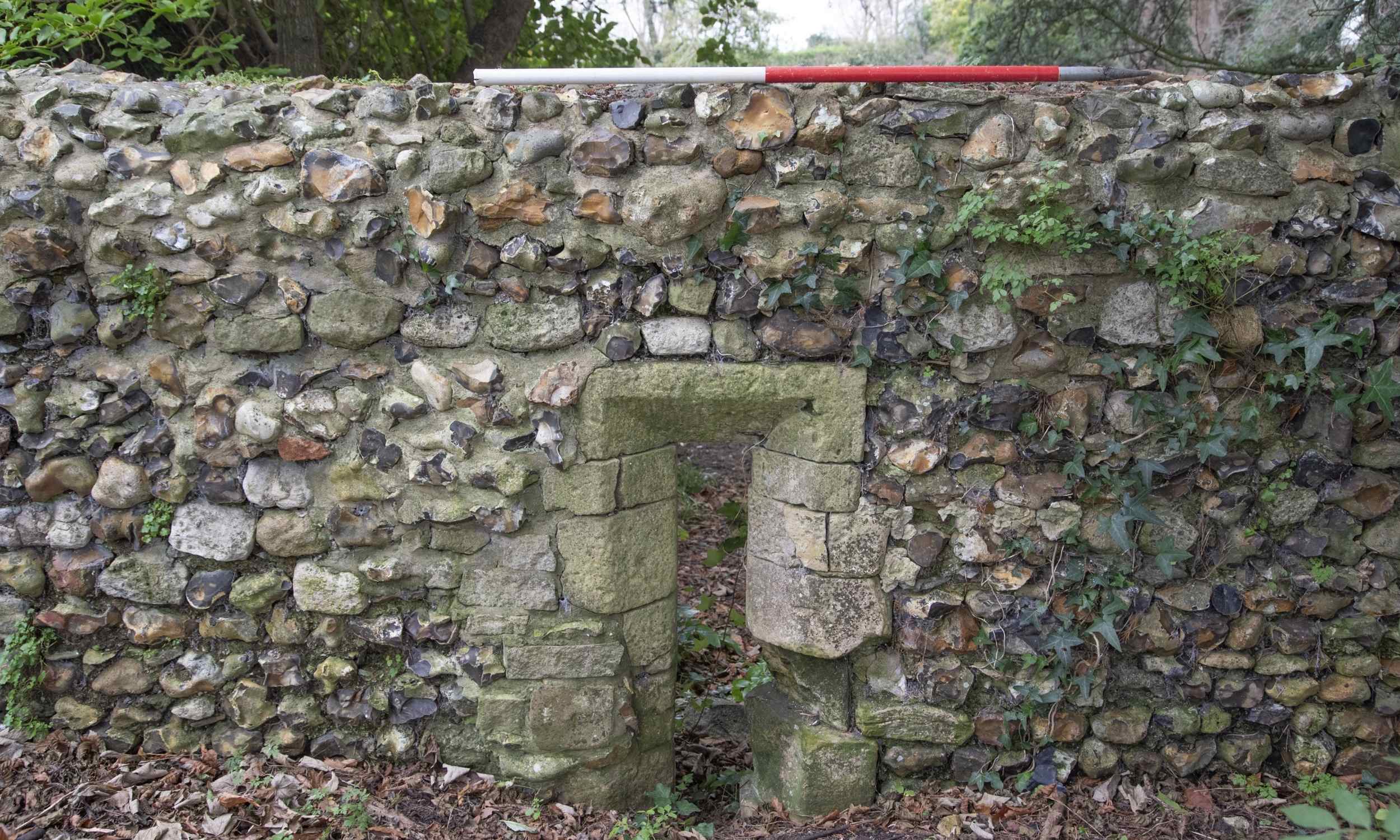 Archaeologists found the palace of England’s last Anglo-Saxon king