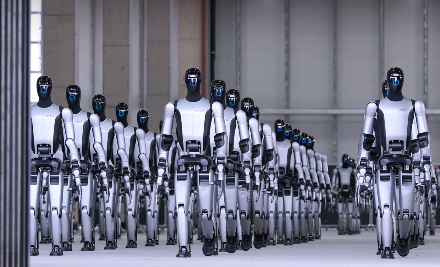 Surreal humanoid robots are set to begin border patrol duties ...