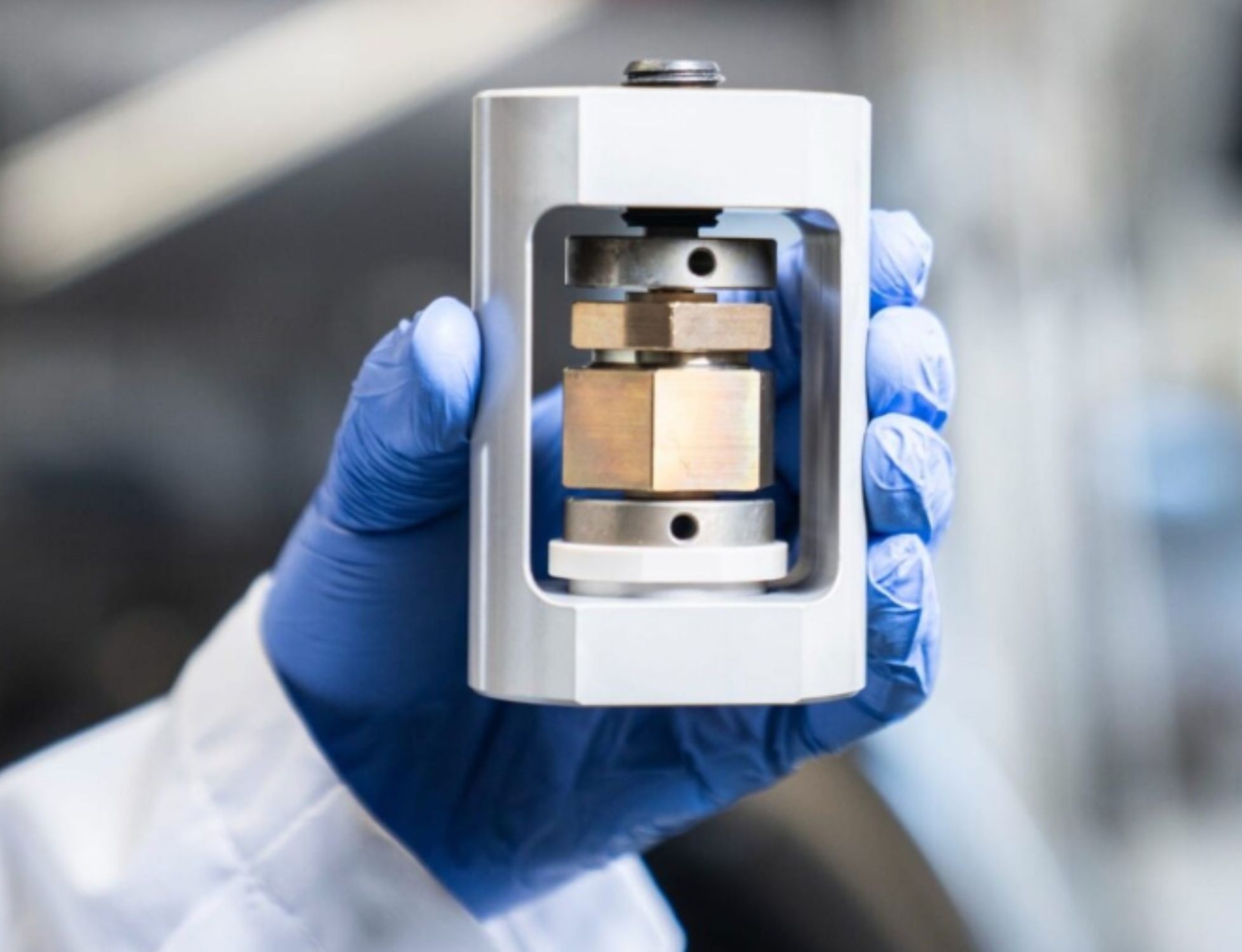 Batteries of the future will be safer and last longer