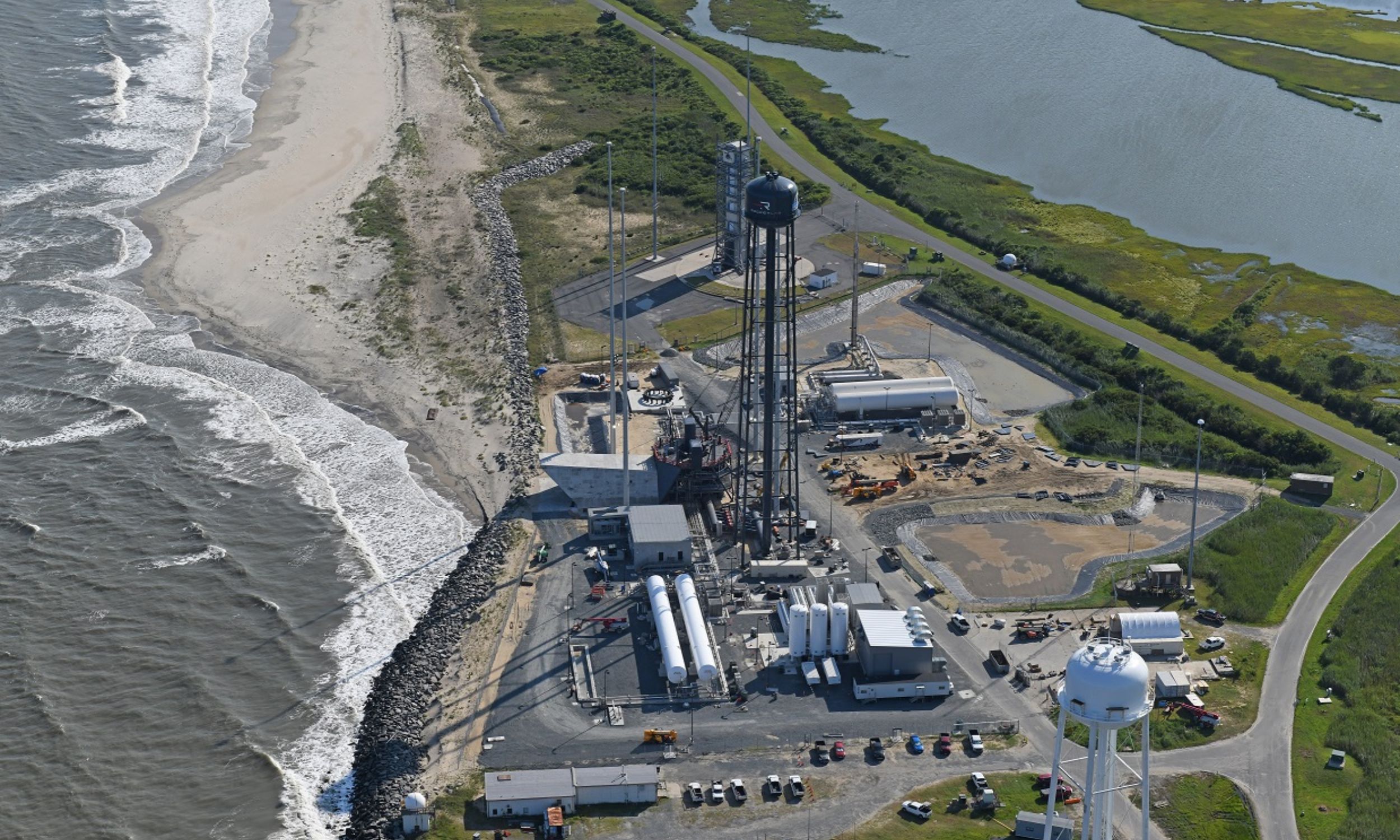 Neutron rocket tank ruptures during pressure testing