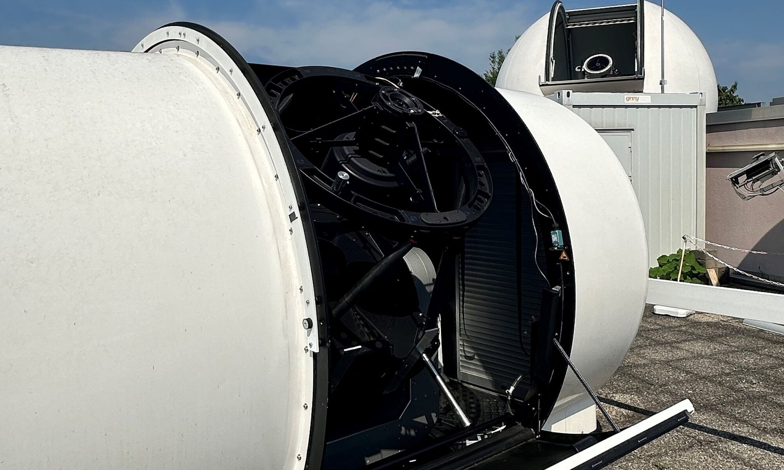 Million-pulse laser marks new era in satellite and debris tracking