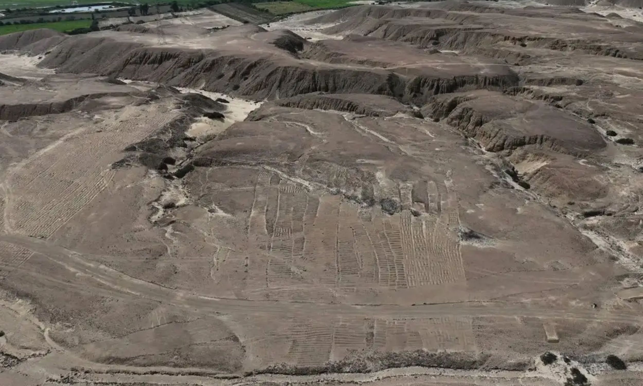 Massive Chimú irrigation and temple system uncovered in Peru