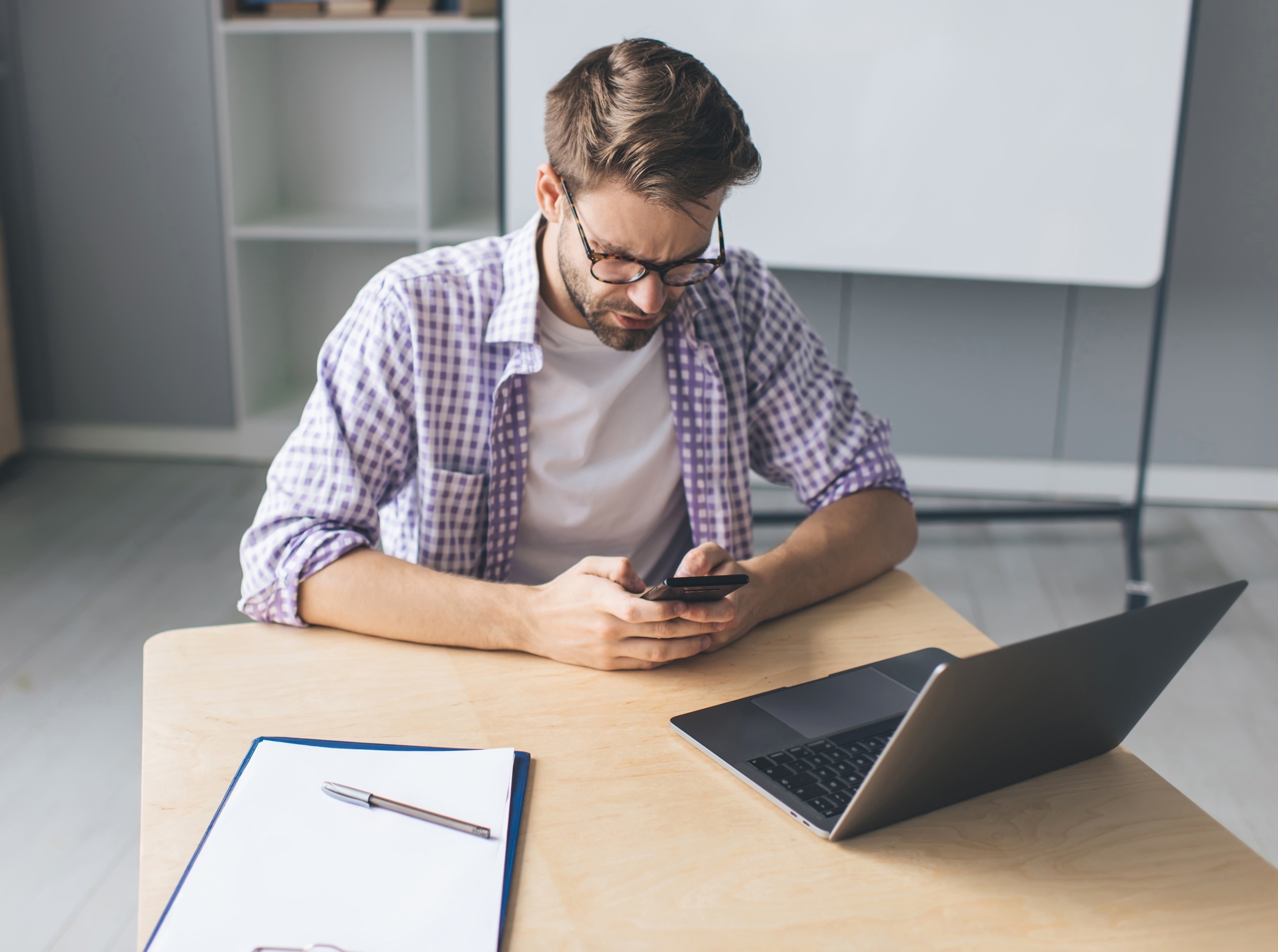 Your brain slips into distraction up to 10 times per second