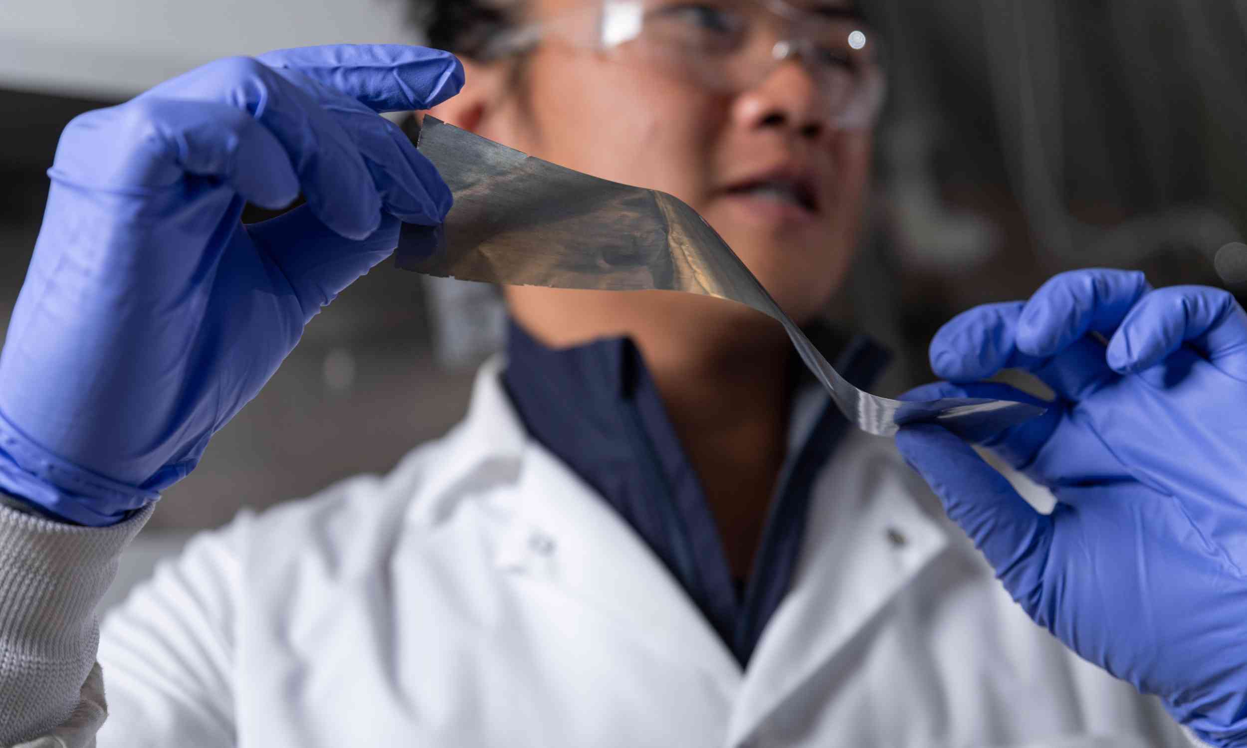 Chemists isolate three-atom aluminum molecule for the first time