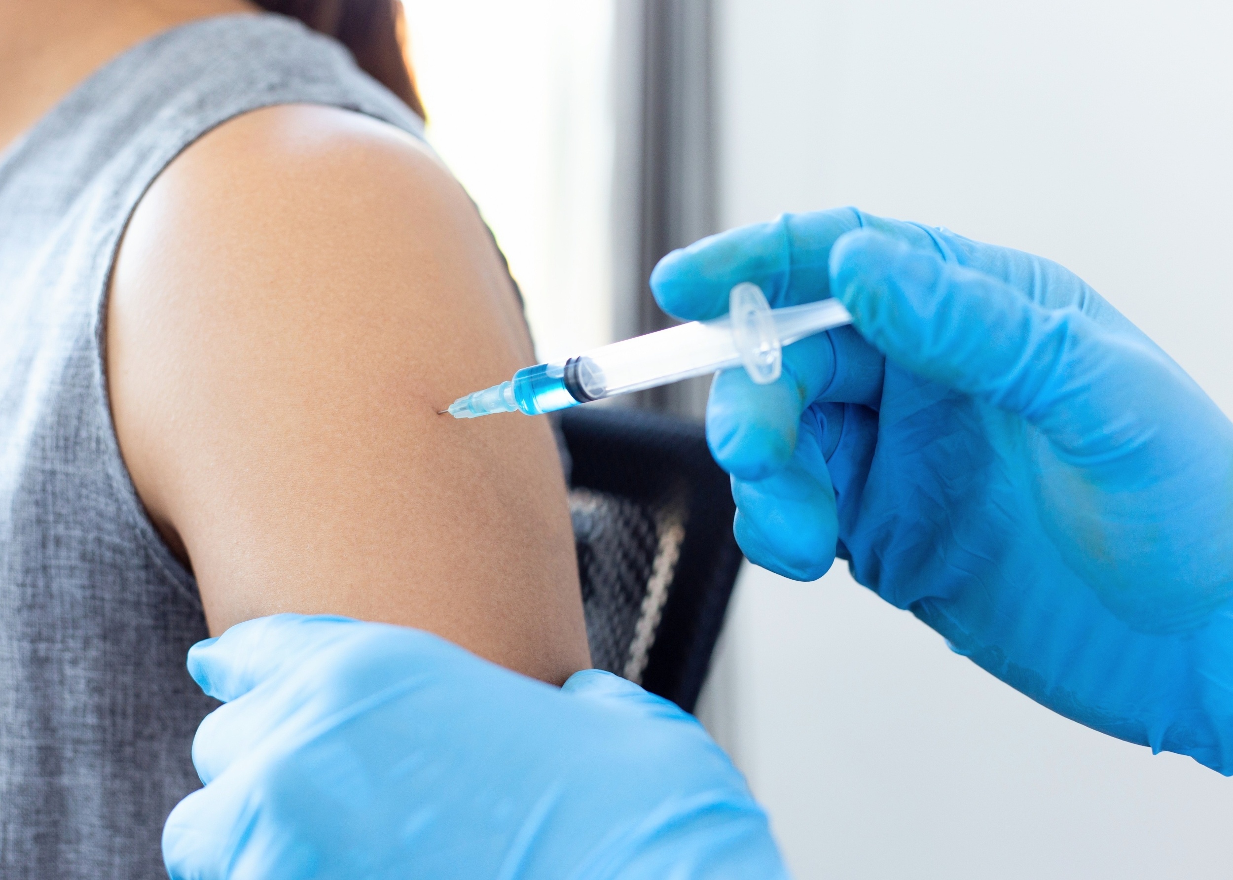 What others say about pain shapes how our brain experiences it