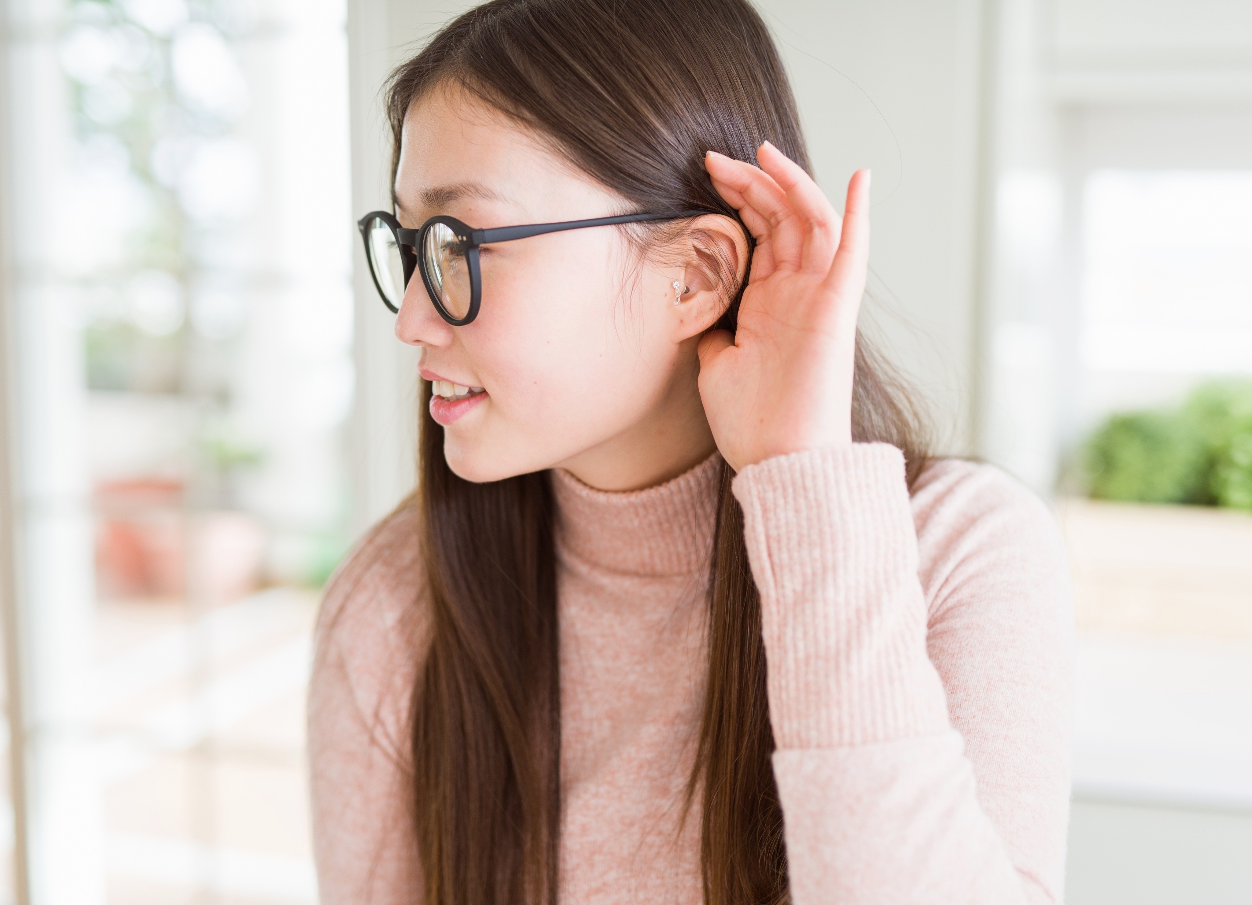 Why closing your eyes doesn’t always help you hear