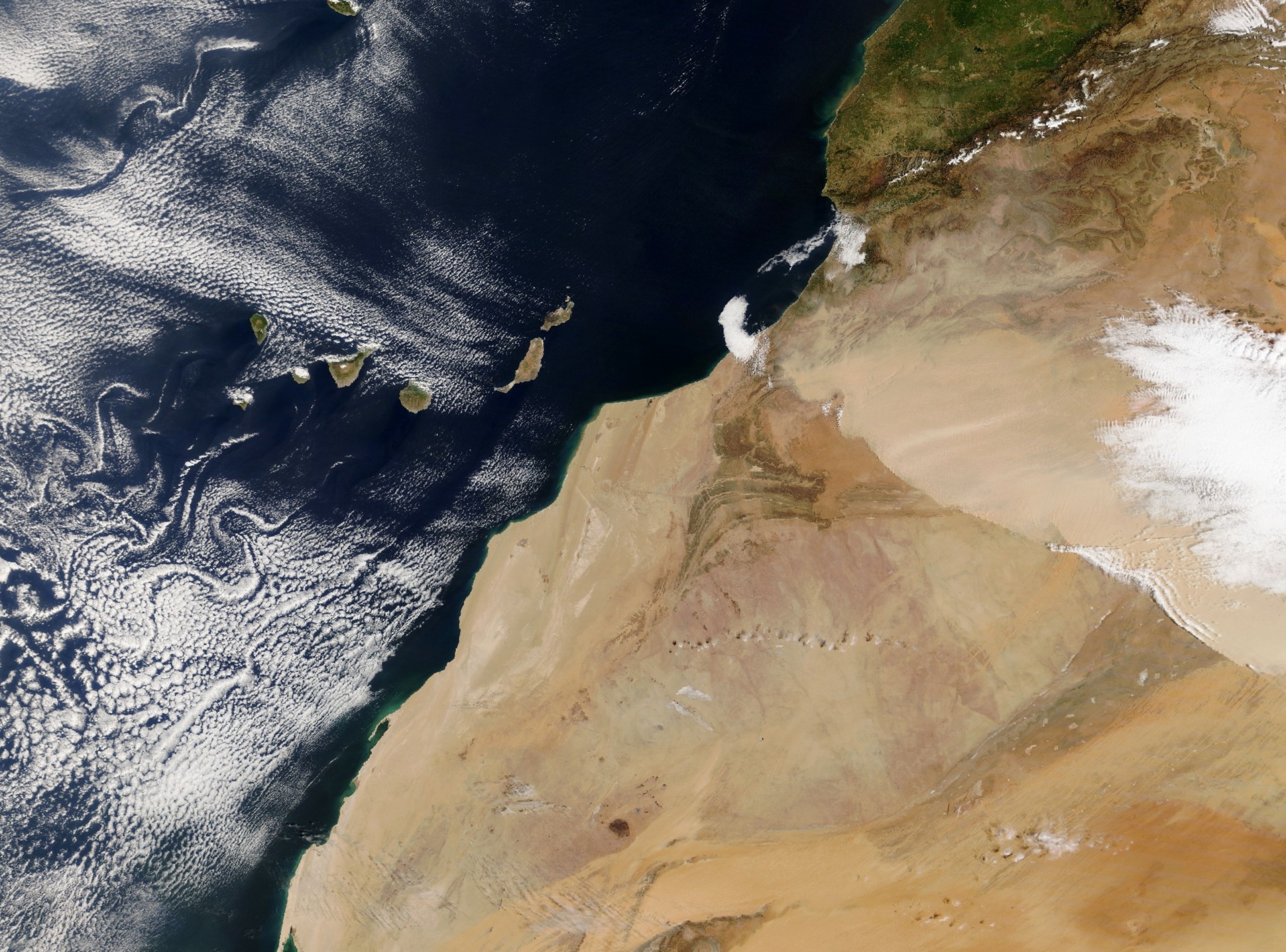 Saharan dust storm sweeps across Africa toward Canary Islands
