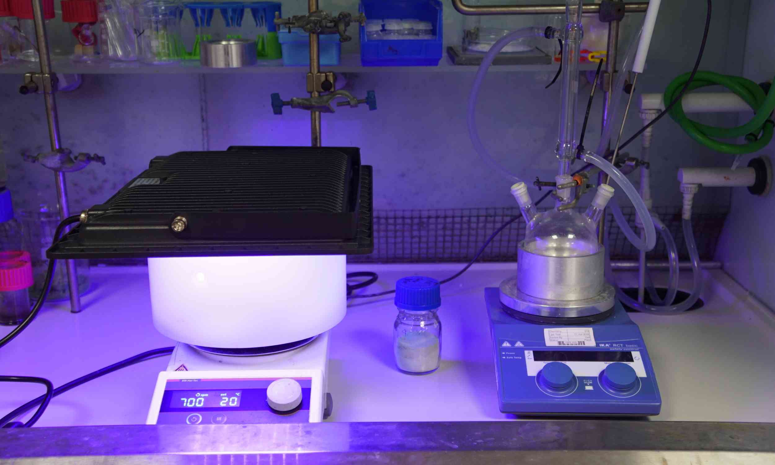 Plastic waste becomes hydrogen fuel in solar-powered system