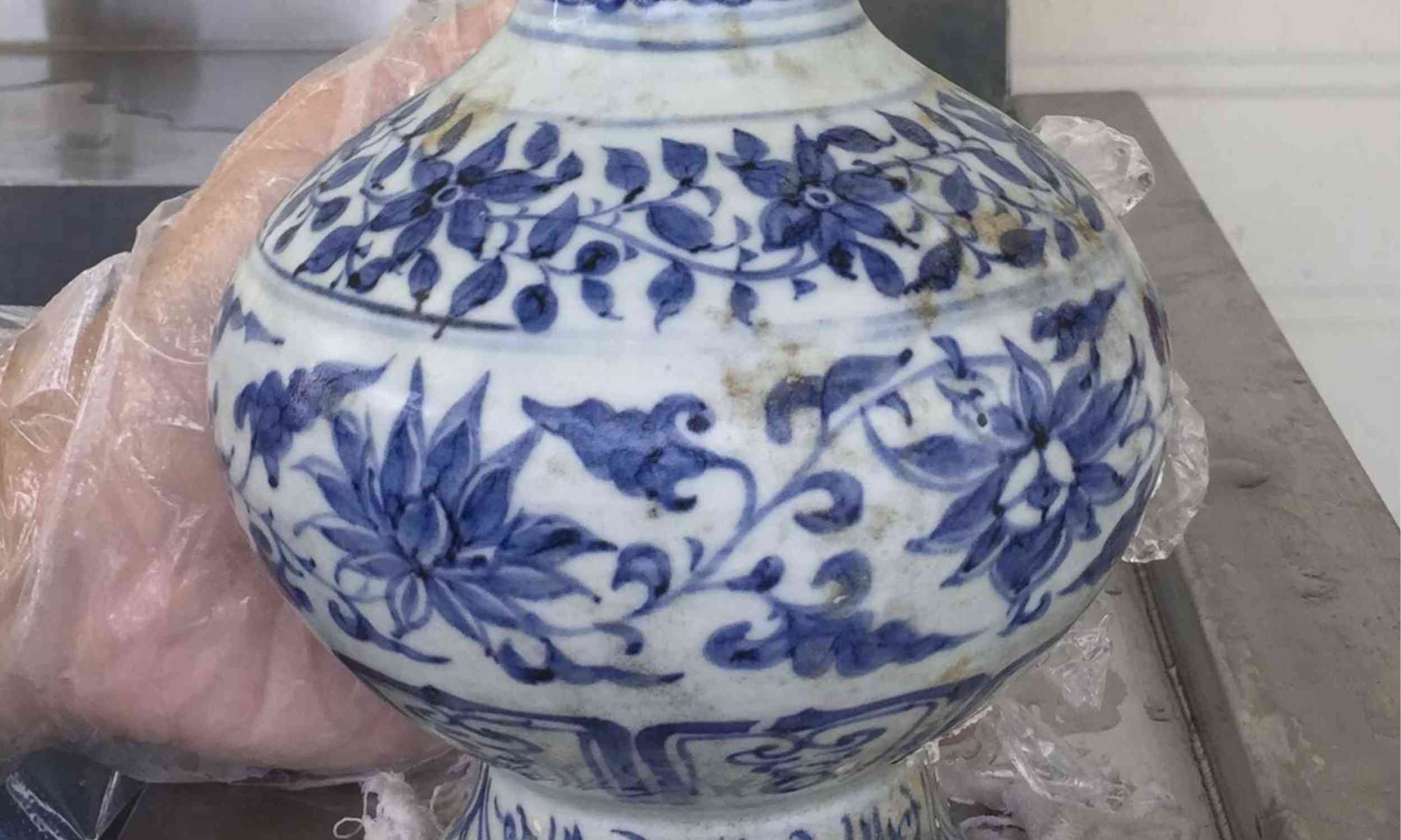 Record collection of blue-and-white porcelain found in a shipwreck off the coast of Singapore
